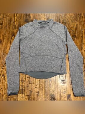 Lululemon Crop Long Sleeve Top - Gray Size 6